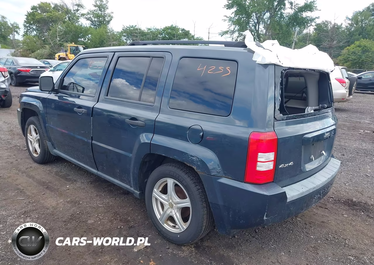 2008 Jeep Patriot Sport VIN:1J8FF28W88D663634 - 3