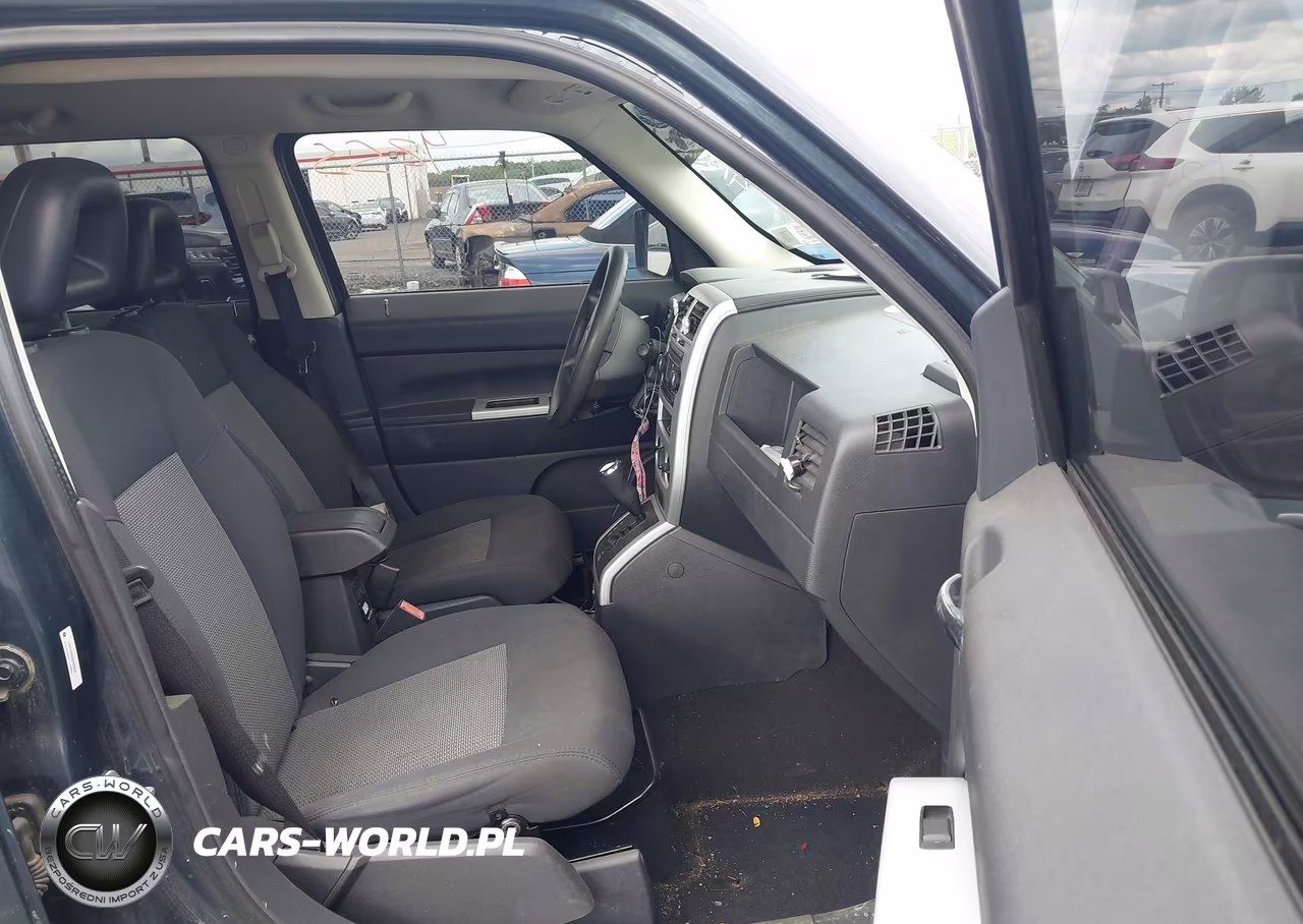 2008 Jeep Patriot Sport VIN:1J8FF28W88D663634 - 5