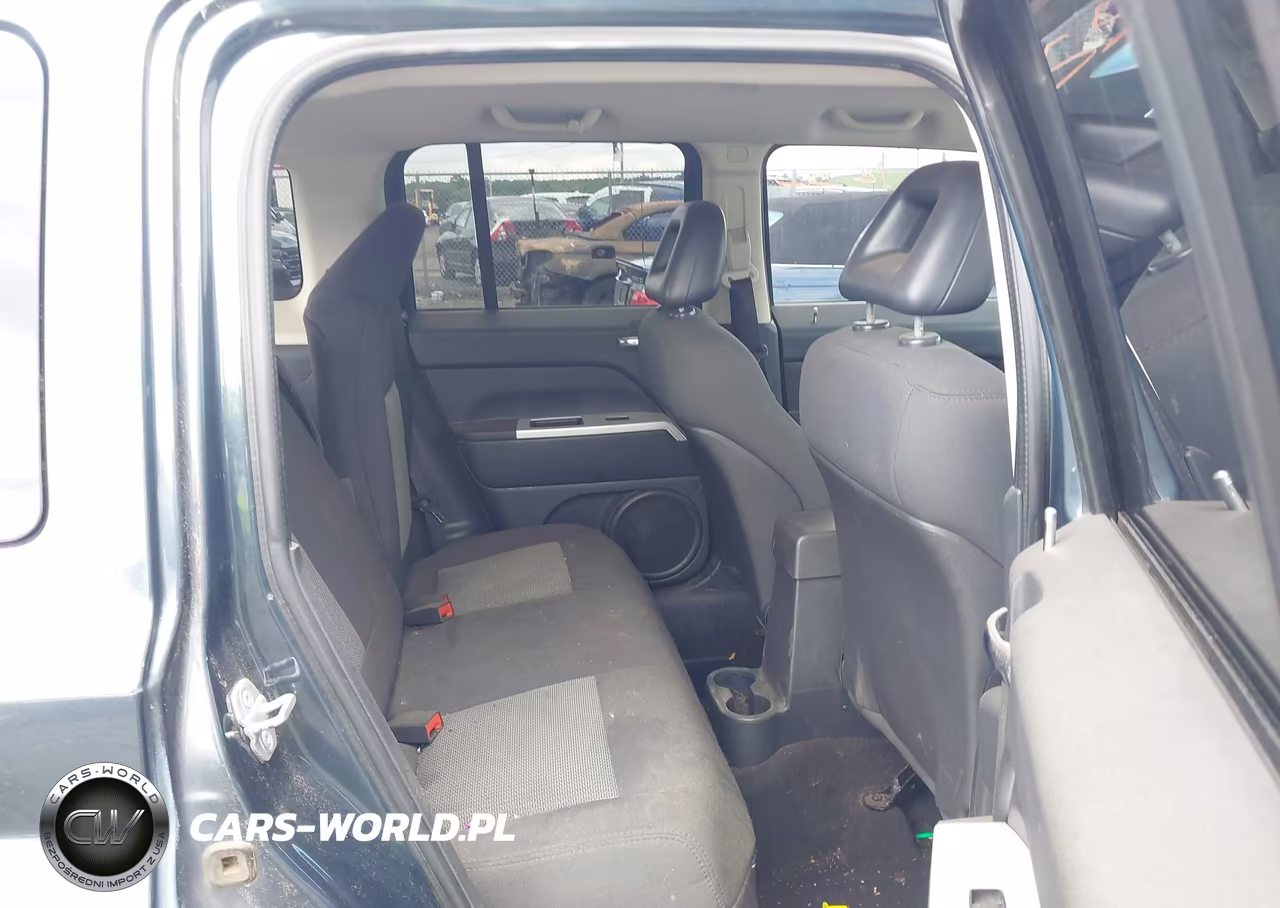 2008 Jeep Patriot Sport VIN:1J8FF28W88D663634 - 8