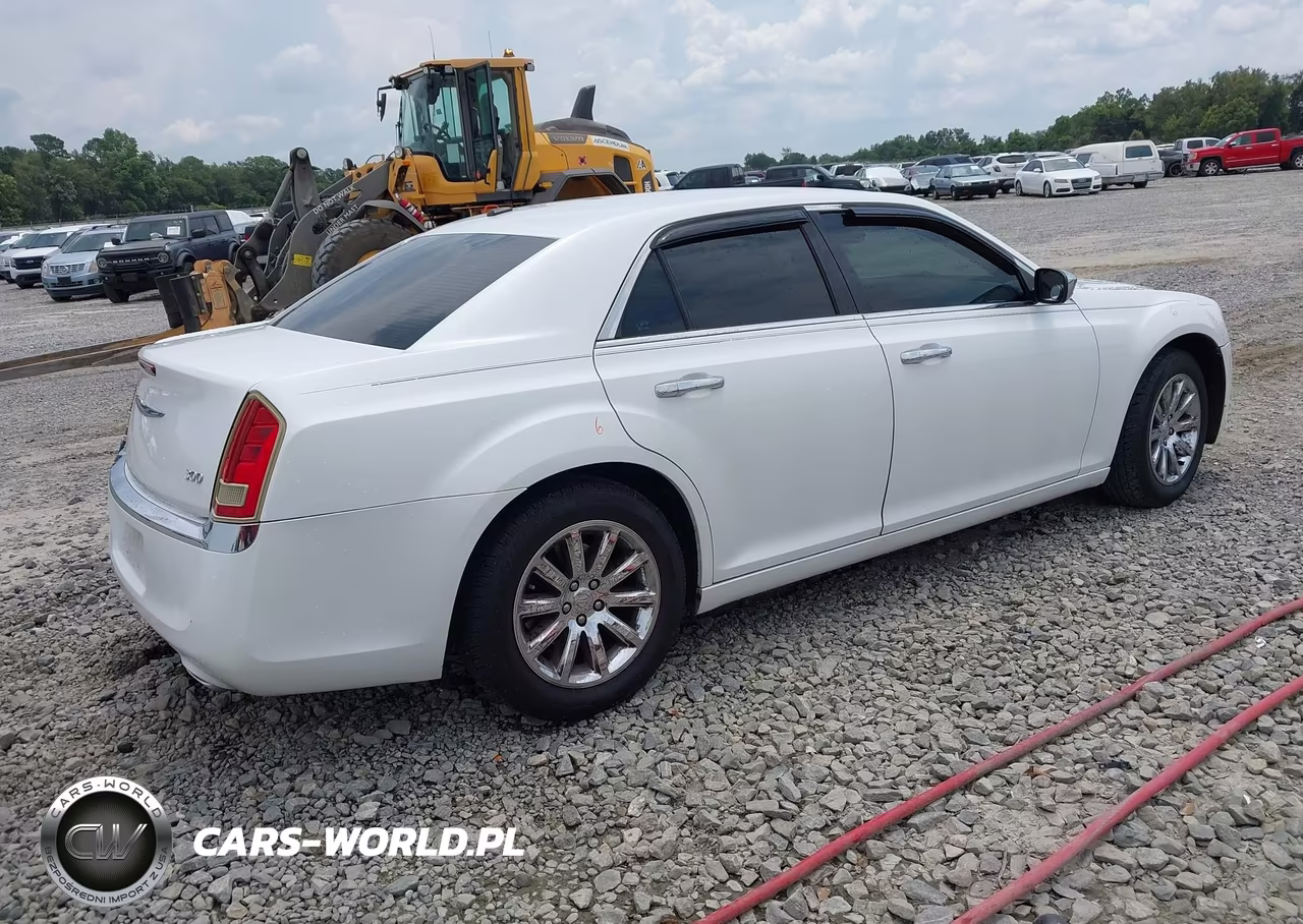 2011 Chrysler 300 Limited VIN:2C3CA5CG4BH528403 - 4