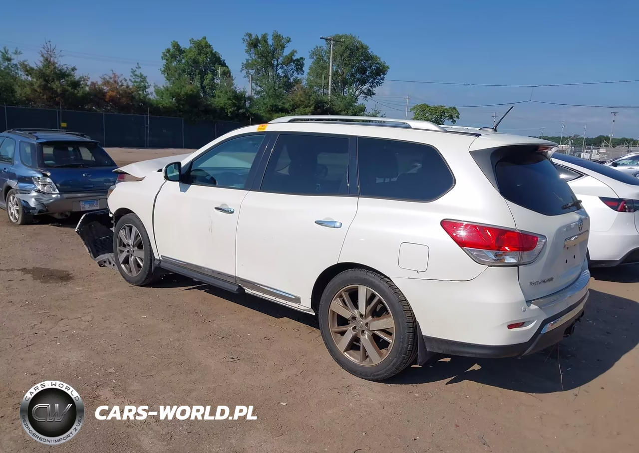 2015 Nissan Pathfinder Platinum VIN:5N1AR2MM7FC626831 - 3