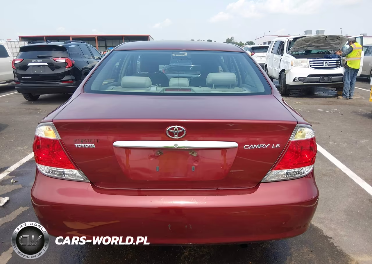 2005 Toyota Camry Le VIN:4T1BE32K85U053681 - 15
