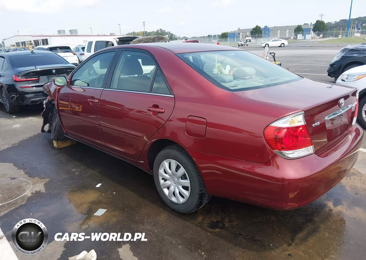 2005 Toyota Camry Le VIN:4T1BE32K85U053681 - 3