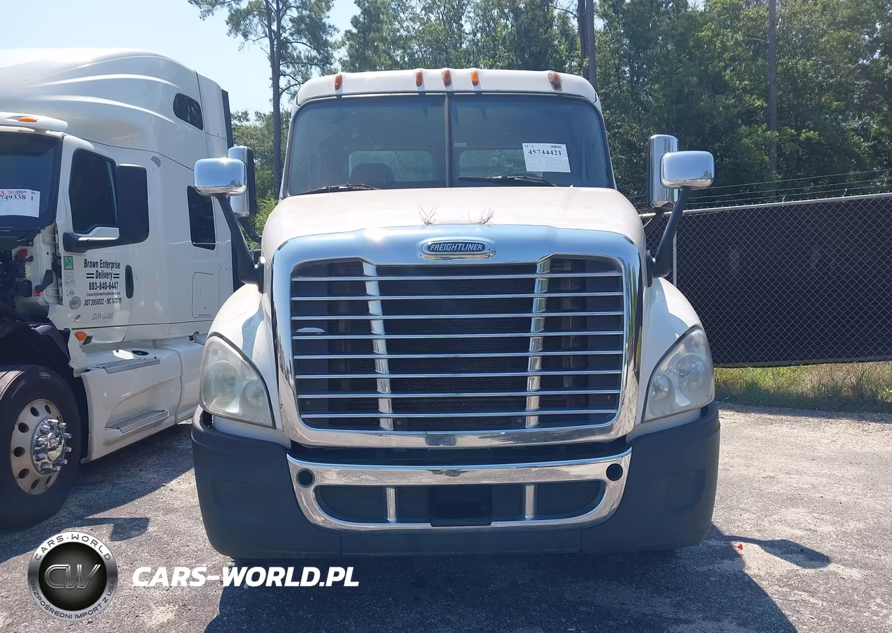 2015 Freightliner Cascadia 125 VIN:3AKJGEDV5FSGL1109 - 11