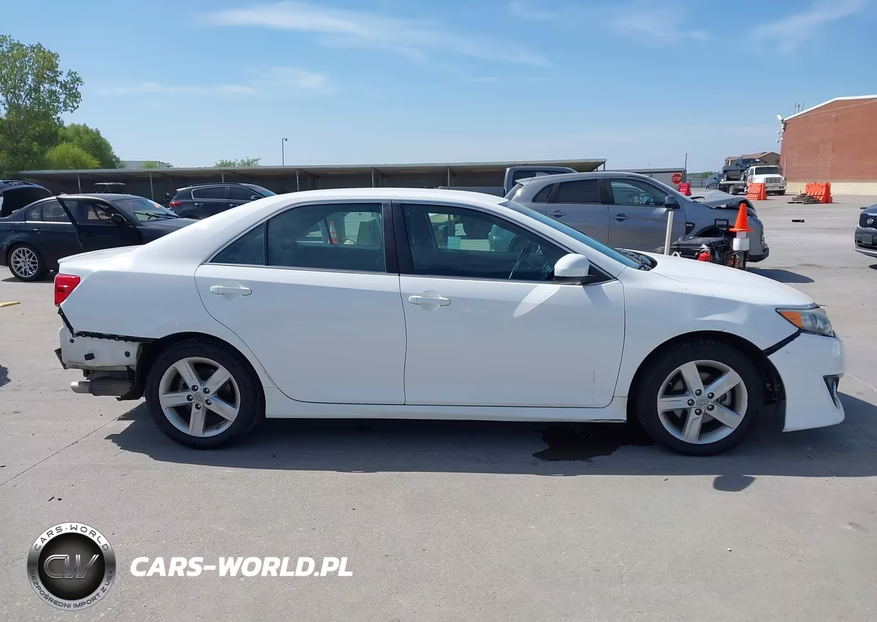 2014 Toyota Camry Se VIN:4T1BF1FK7EU330719 - 14