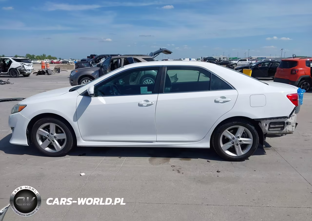 2014 Toyota Camry Se VIN:4T1BF1FK7EU330719 - 15