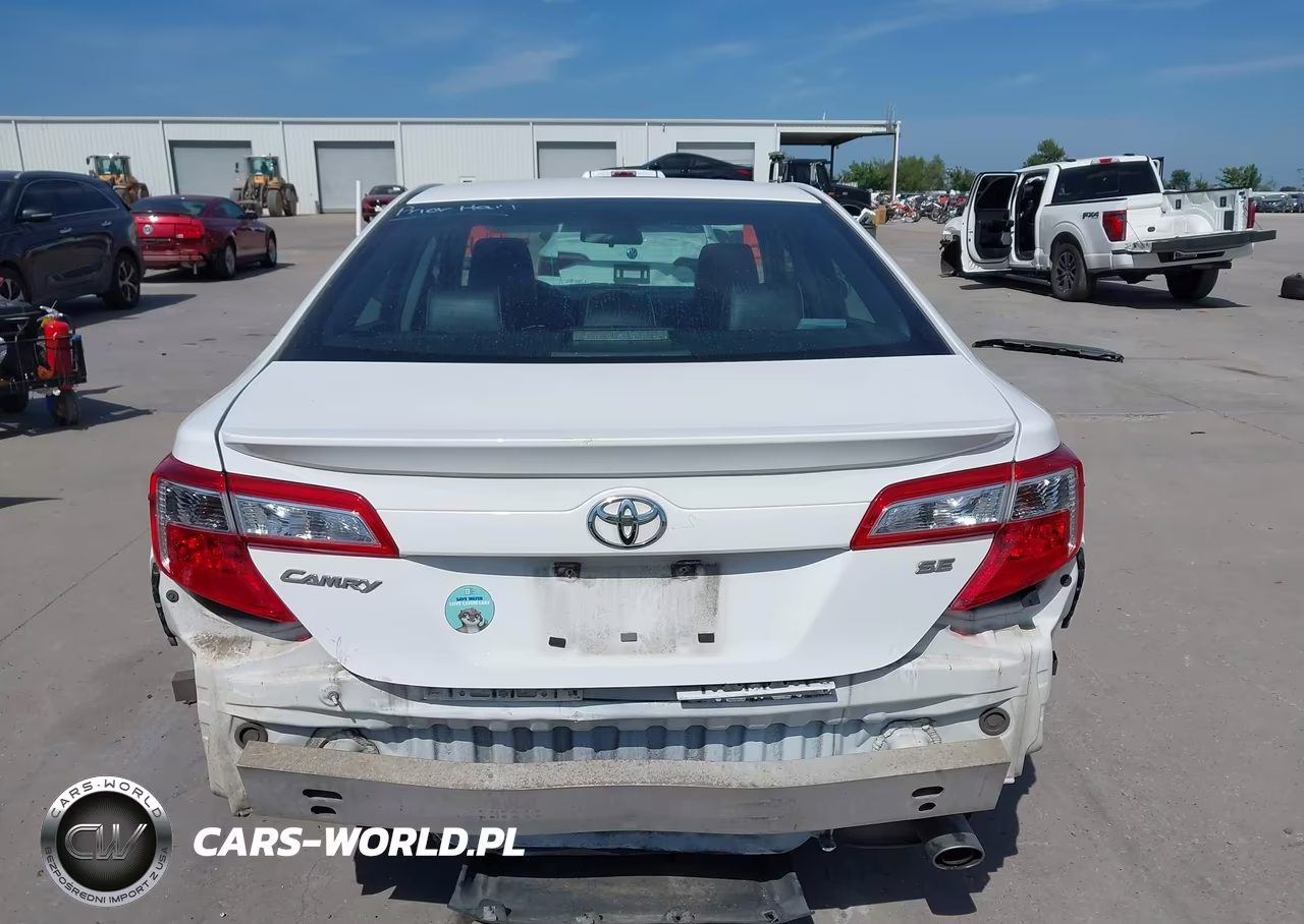 2014 Toyota Camry Se VIN:4T1BF1FK7EU330719 - 17