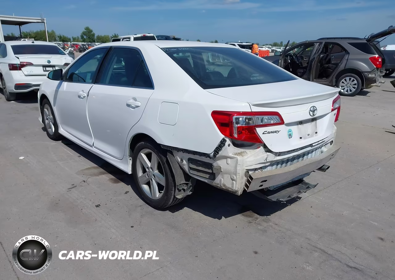 2014 Toyota Camry Se VIN:4T1BF1FK7EU330719 - 3