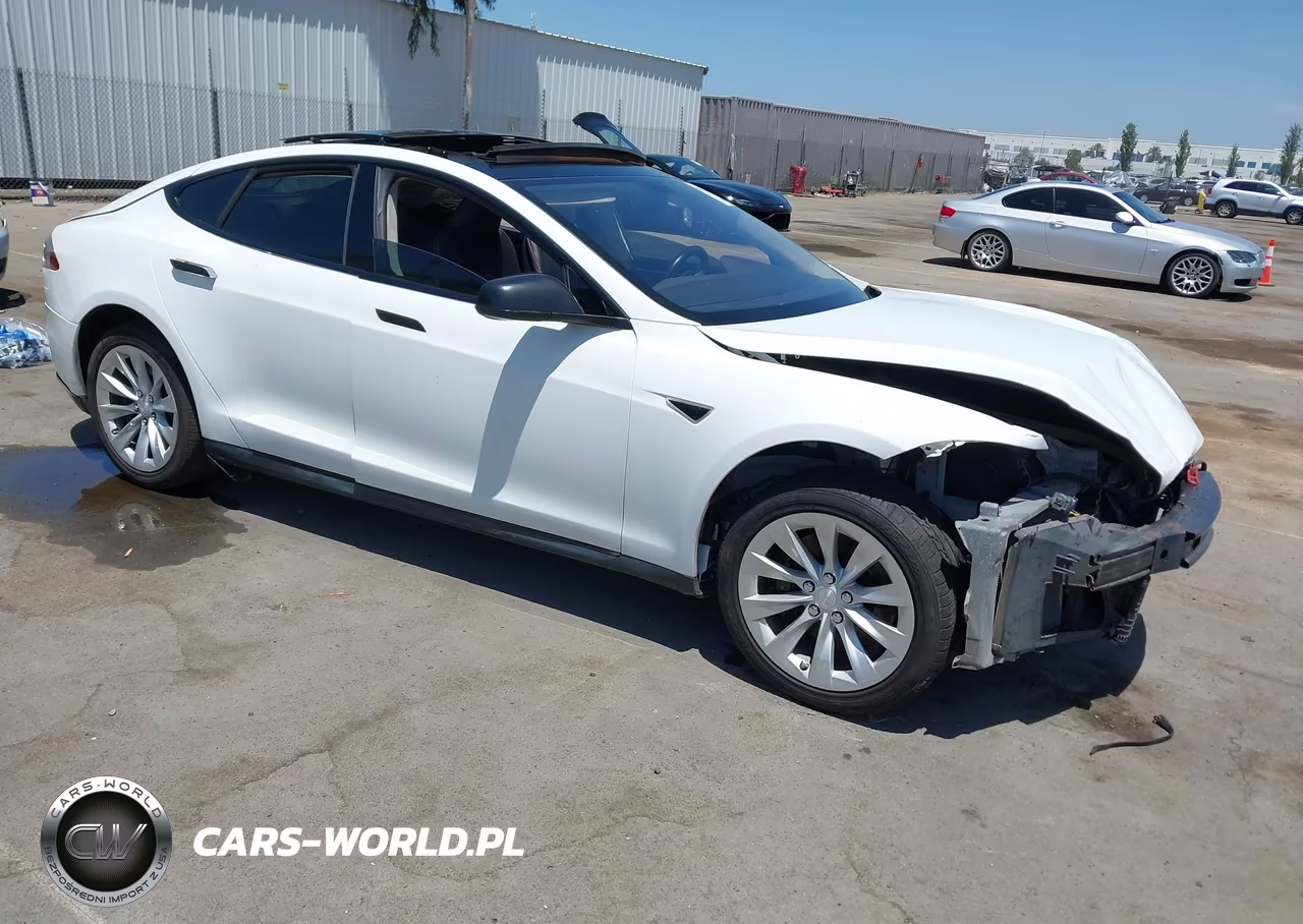 2014 Tesla Model S P85 – zdjęcie 1 z 15
