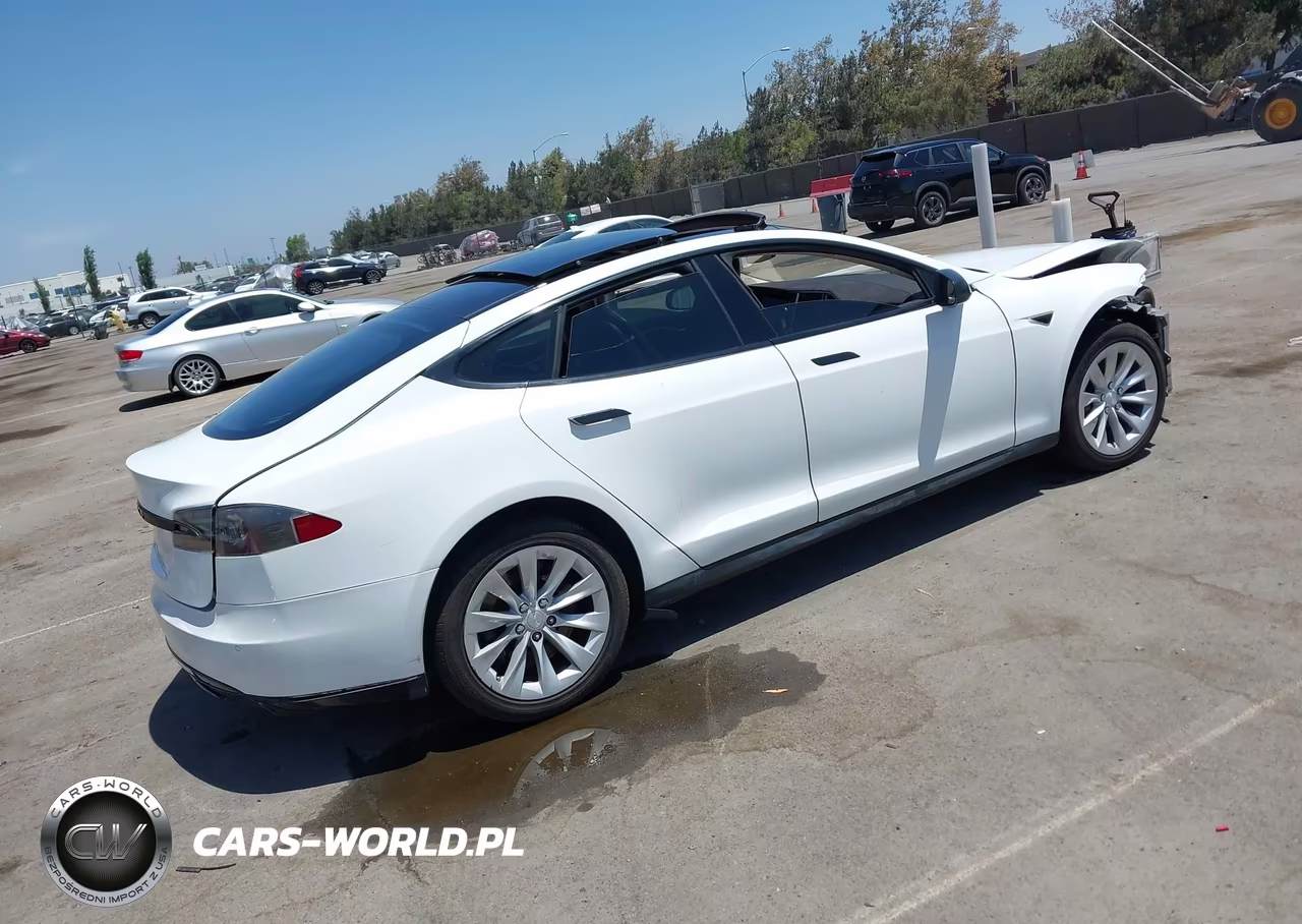 2014 Tesla Model S P85 VIN:5YJSA1H17EFP52876 - 4