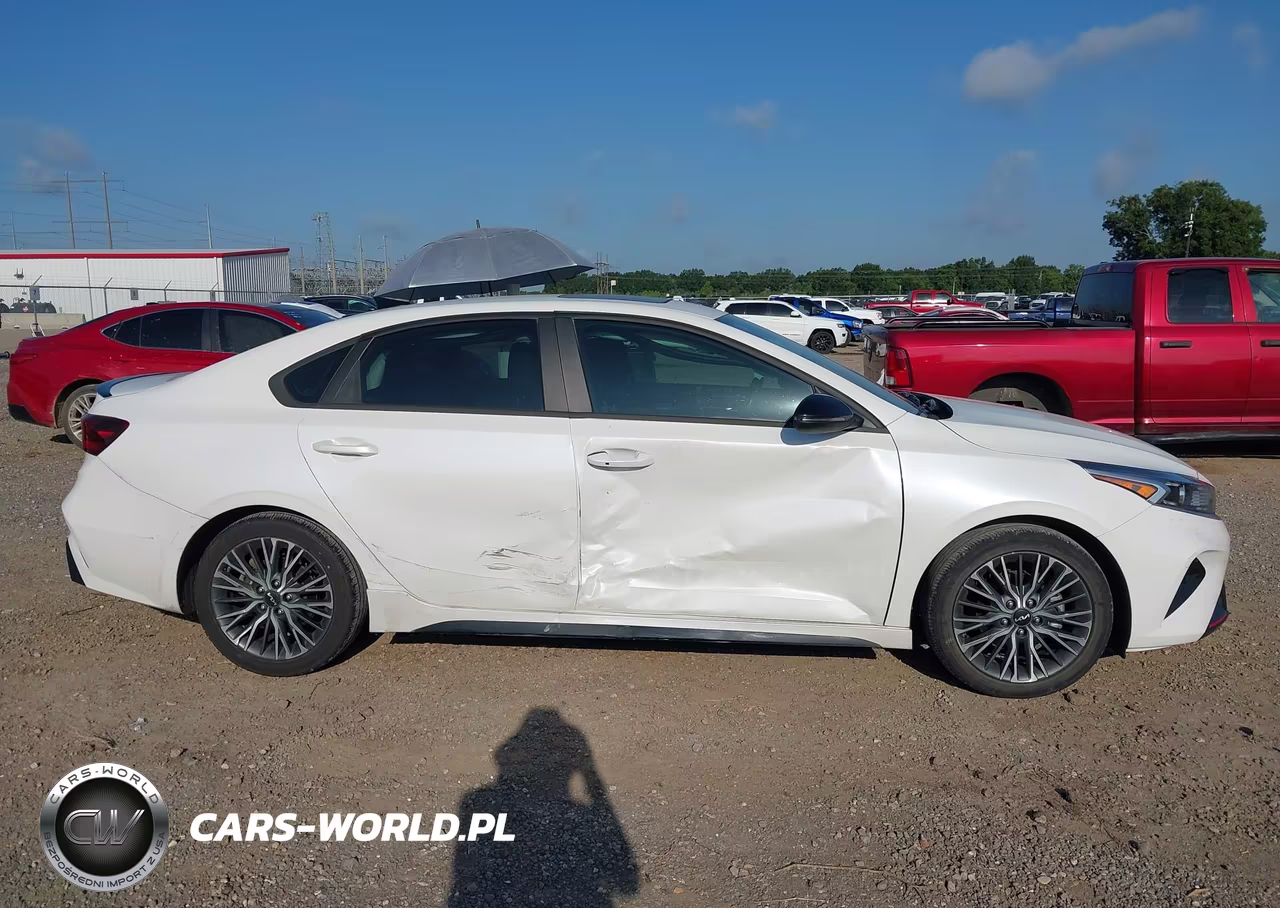 2023 Kia Forte Gt-Line VIN:3KPF54ADXPE619971 - 13