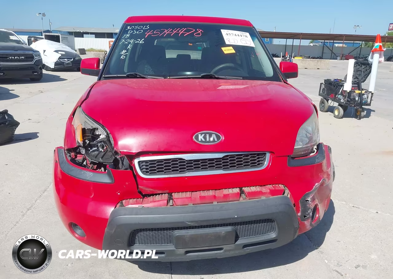 2011 Kia Soul + VIN:KNDJT2A29B7335727 - 12