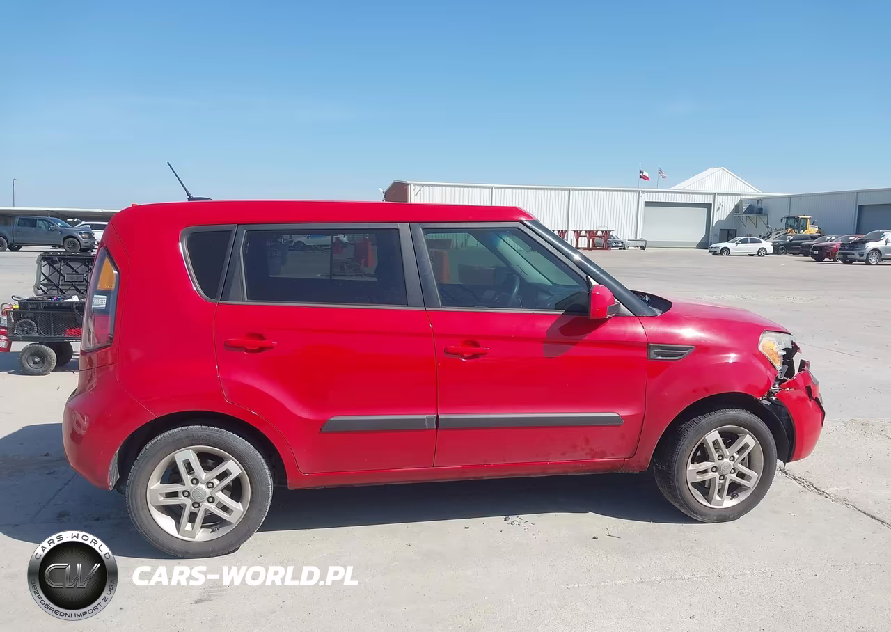 2011 Kia Soul + VIN:KNDJT2A29B7335727 - 13