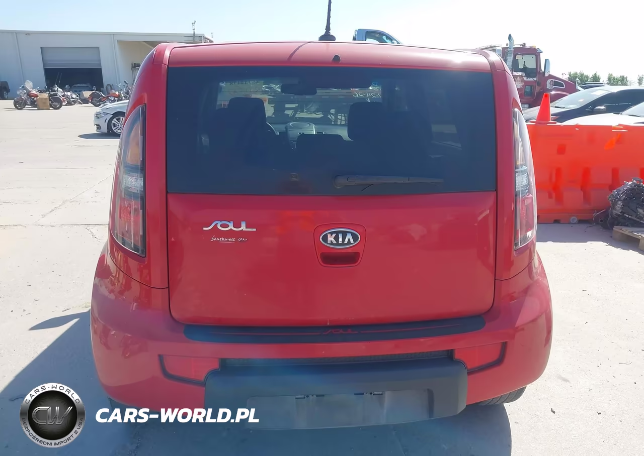 2011 Kia Soul + VIN:KNDJT2A29B7335727 - 16