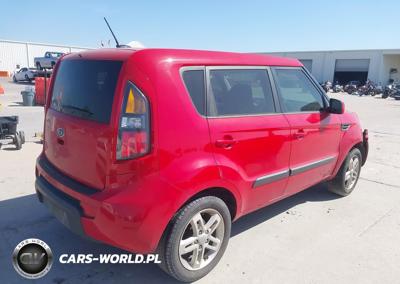 2011 Kia Soul + VIN:KNDJT2A29B7335727 - 4