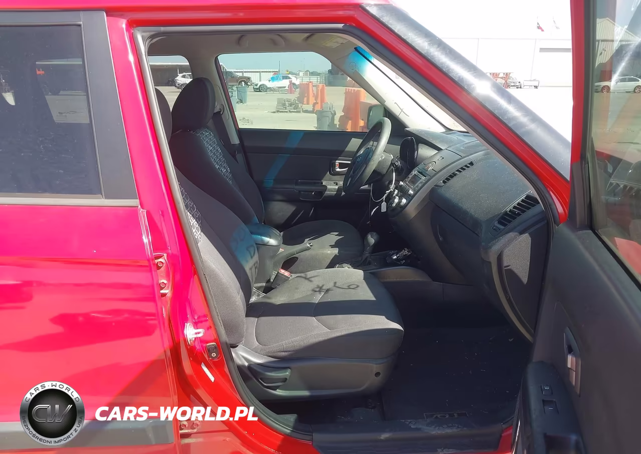 2011 Kia Soul + VIN:KNDJT2A29B7335727 - 5