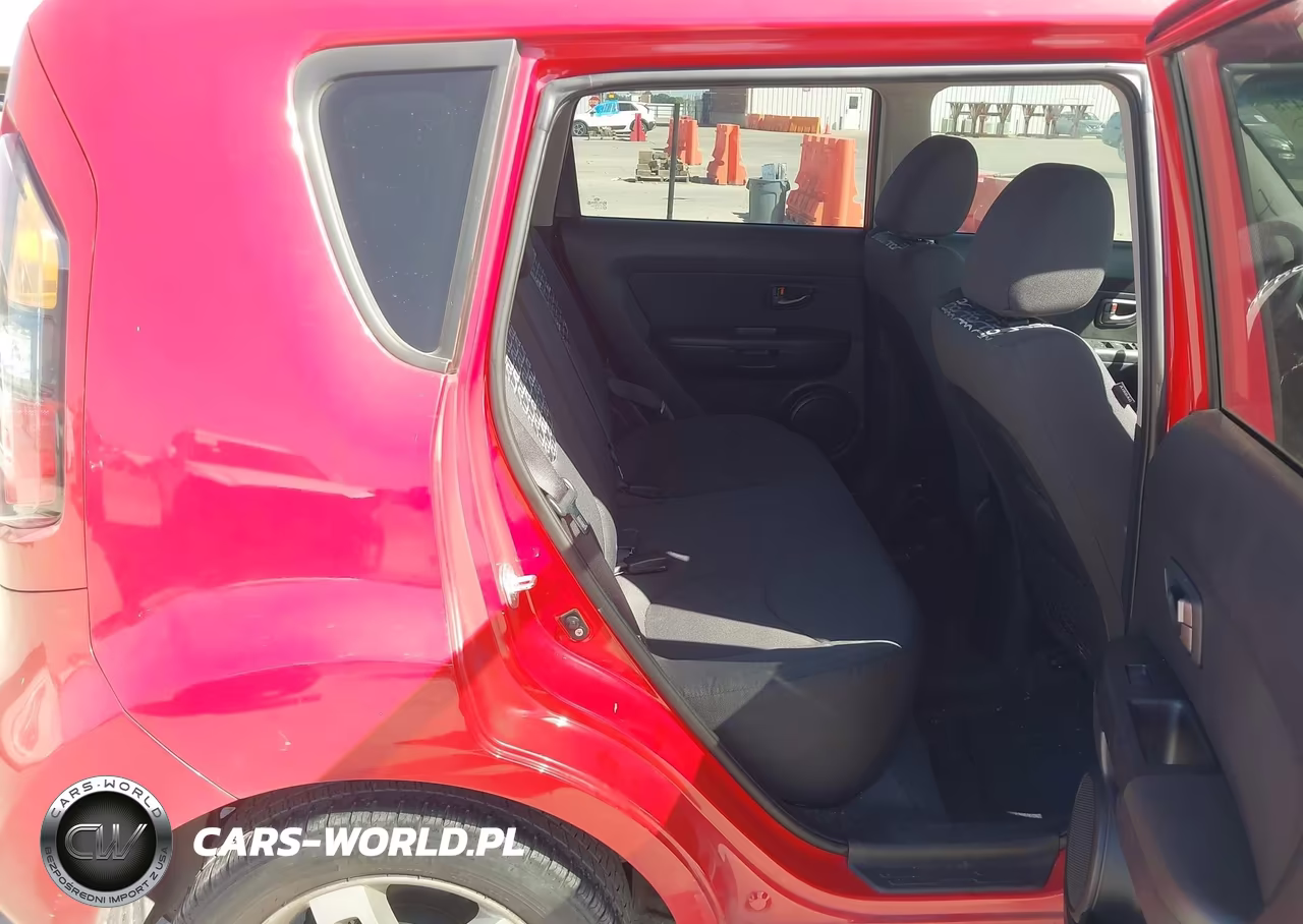 2011 Kia Soul + VIN:KNDJT2A29B7335727 - 8