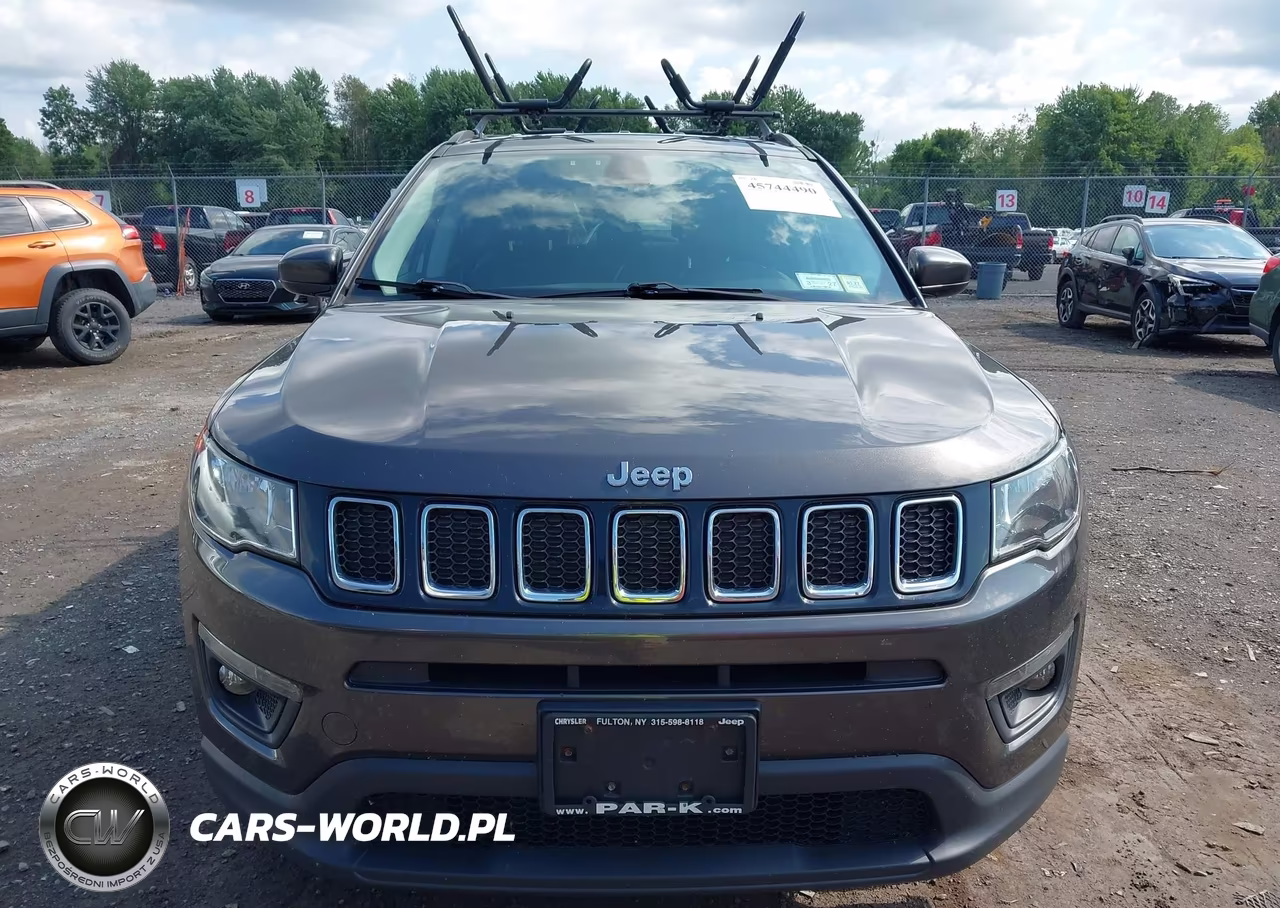 2018 Jeep Compass Latitude VIN:3C4NJDBB8JT143503 - 12