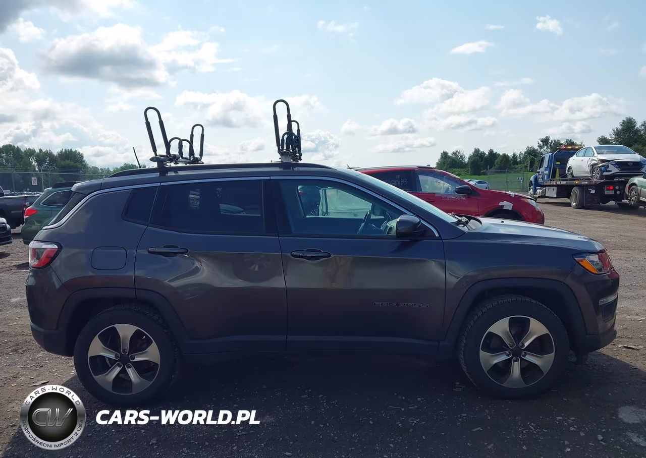 2018 Jeep Compass Latitude VIN:3C4NJDBB8JT143503 - 13