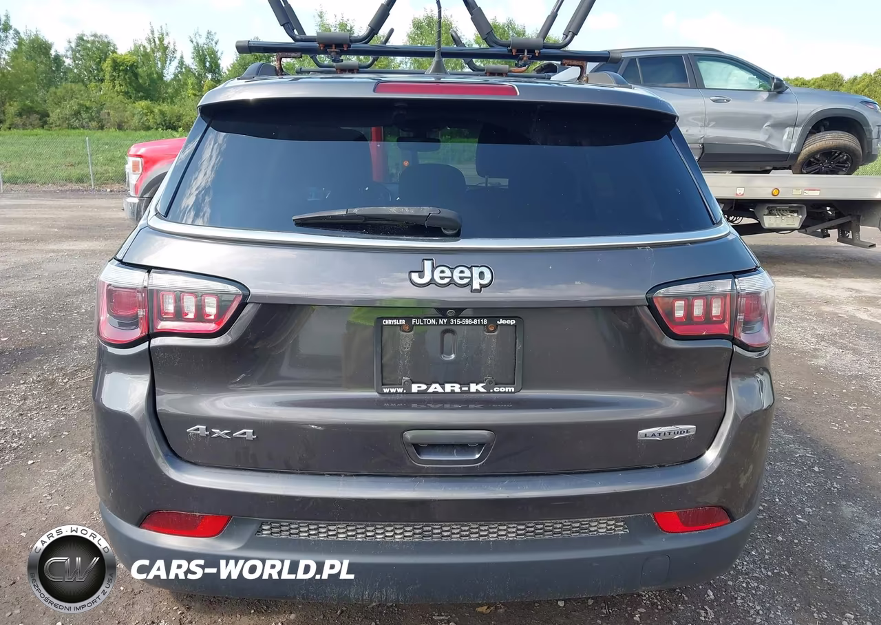 2018 Jeep Compass Latitude VIN:3C4NJDBB8JT143503 - 16