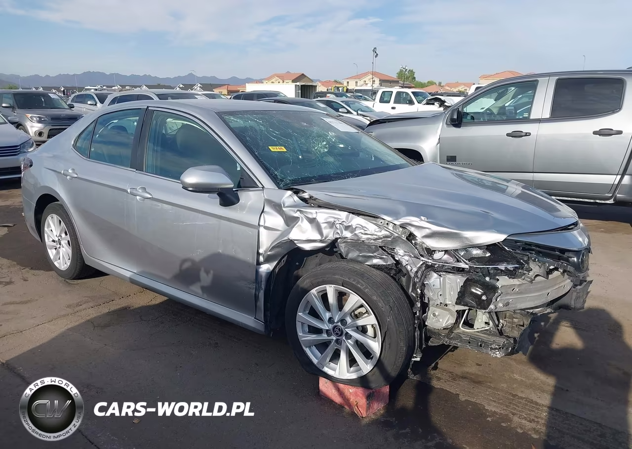 2024 Toyota Camry Le – zdjęcie 1 z 16