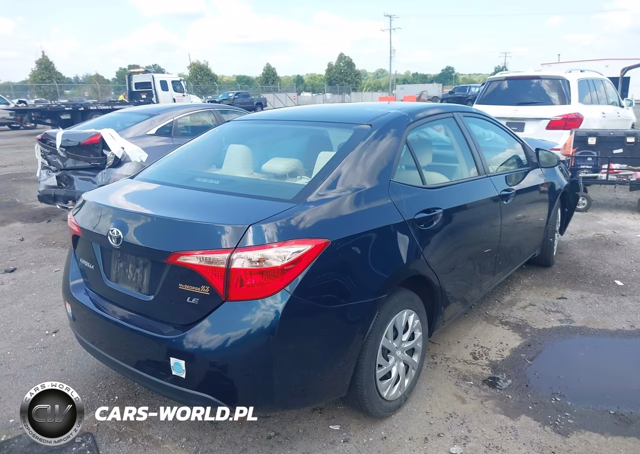 2017 Toyota Corolla Le VIN:2T1BURHE7HC908304 - 4
