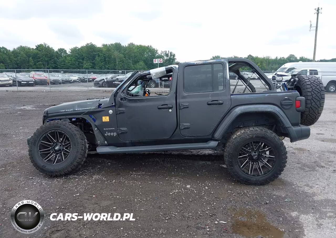 2020 Jeep Wrangler Unlimited Sahara VIN:1C4HJXEN2LW220772 - 14