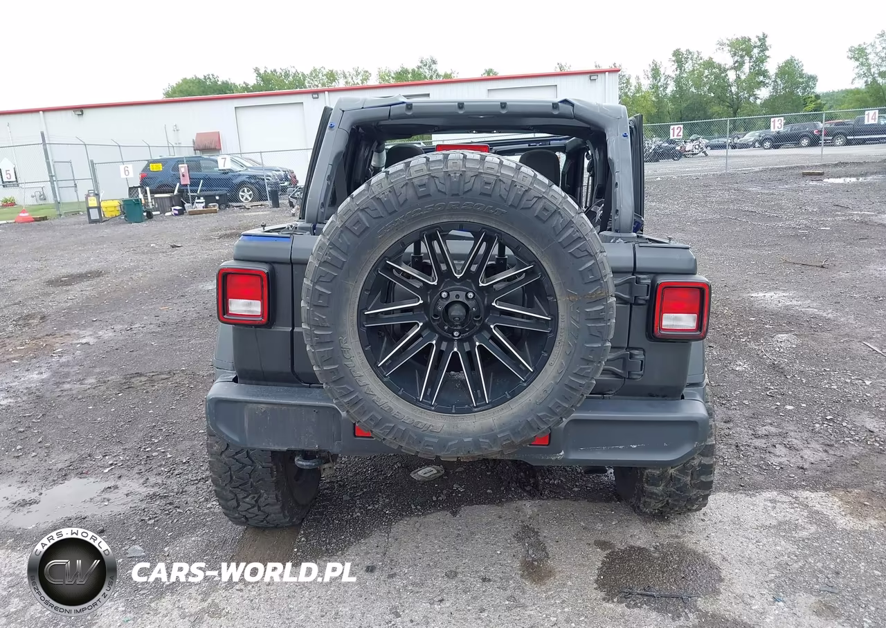2020 Jeep Wrangler Unlimited Sahara VIN:1C4HJXEN2LW220772 - 16