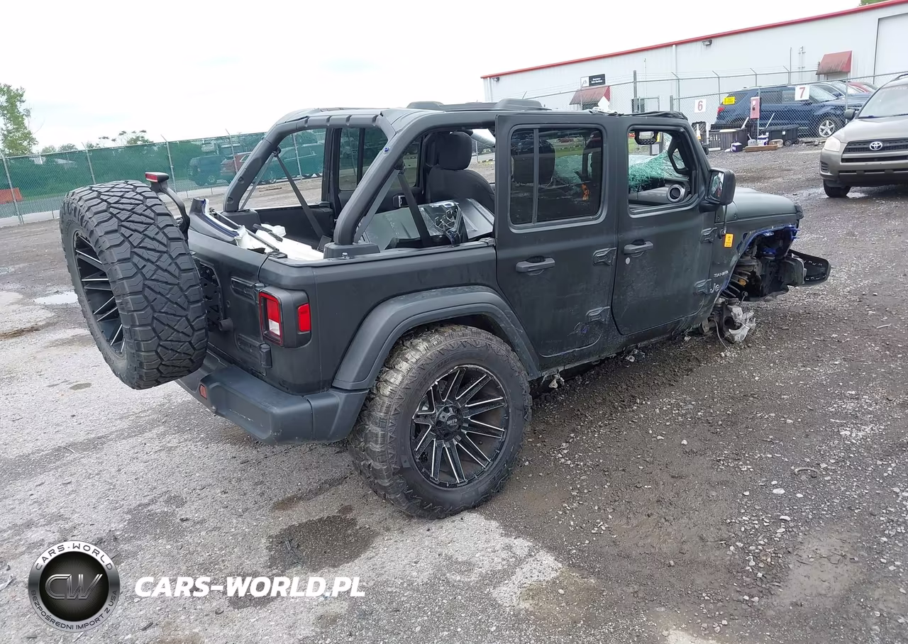 2020 Jeep Wrangler Unlimited Sahara VIN:1C4HJXEN2LW220772 - 4