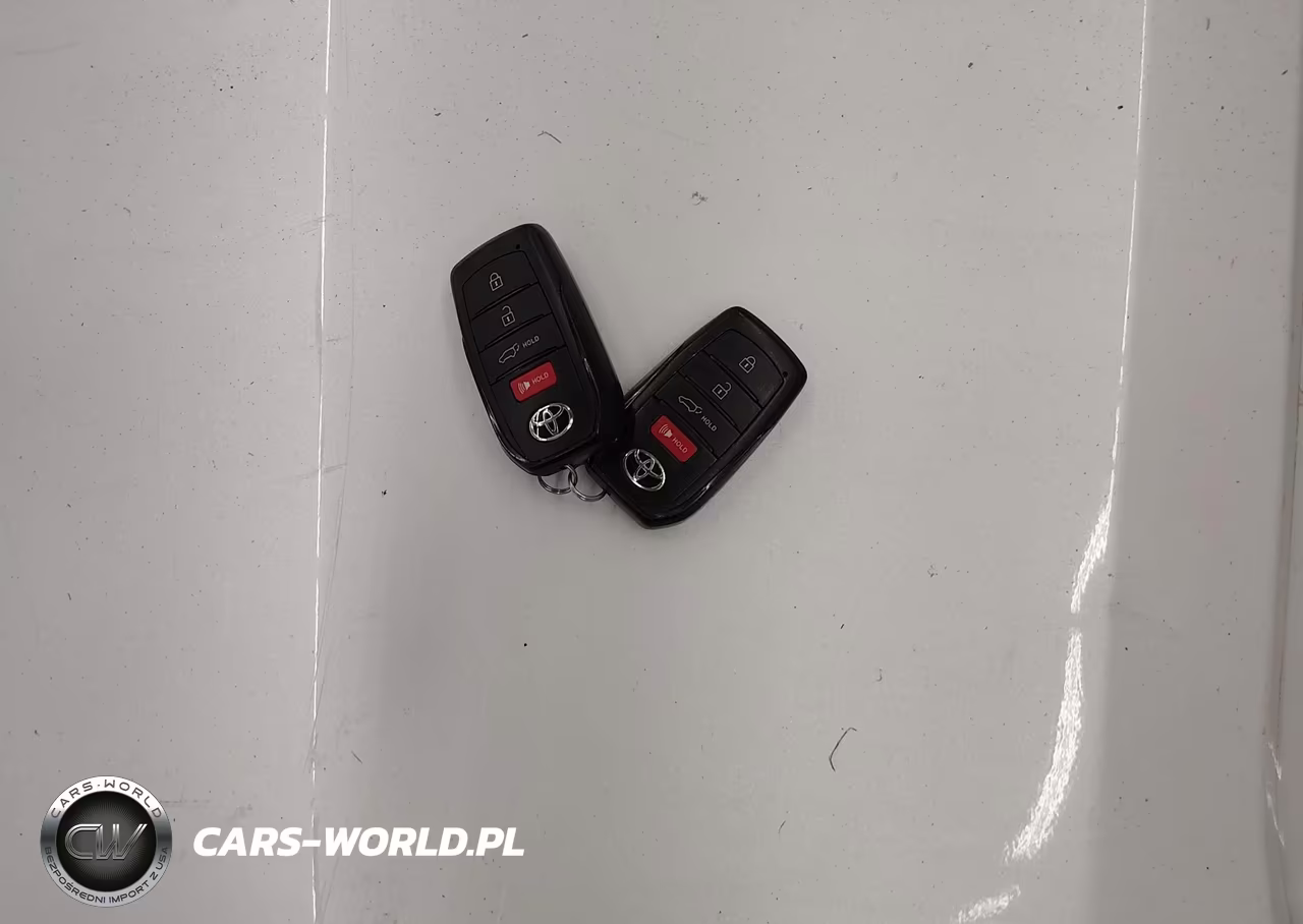 2024 Toyota Corolla Cross Xle VIN:7MUDAABG1RV112949 - 11