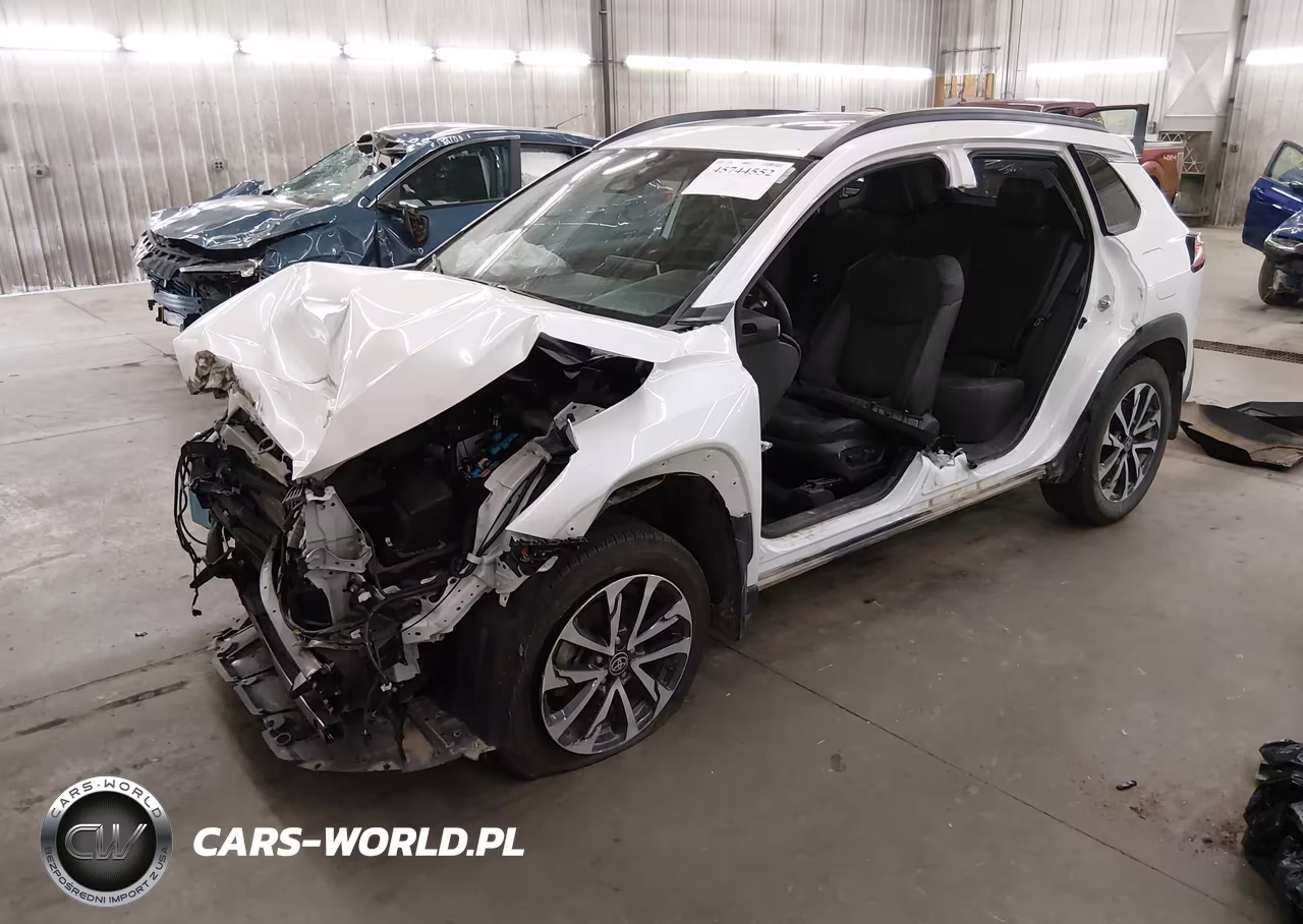 2024 Toyota Corolla Cross Xle VIN:7MUDAABG1RV112949 - 2
