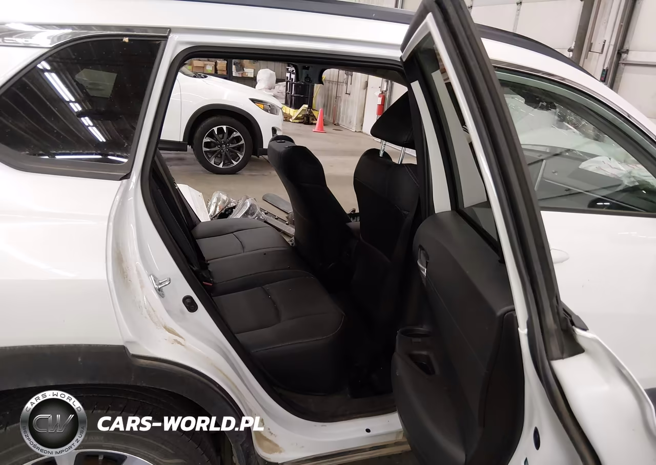 2024 Toyota Corolla Cross Xle VIN:7MUDAABG1RV112949 - 8