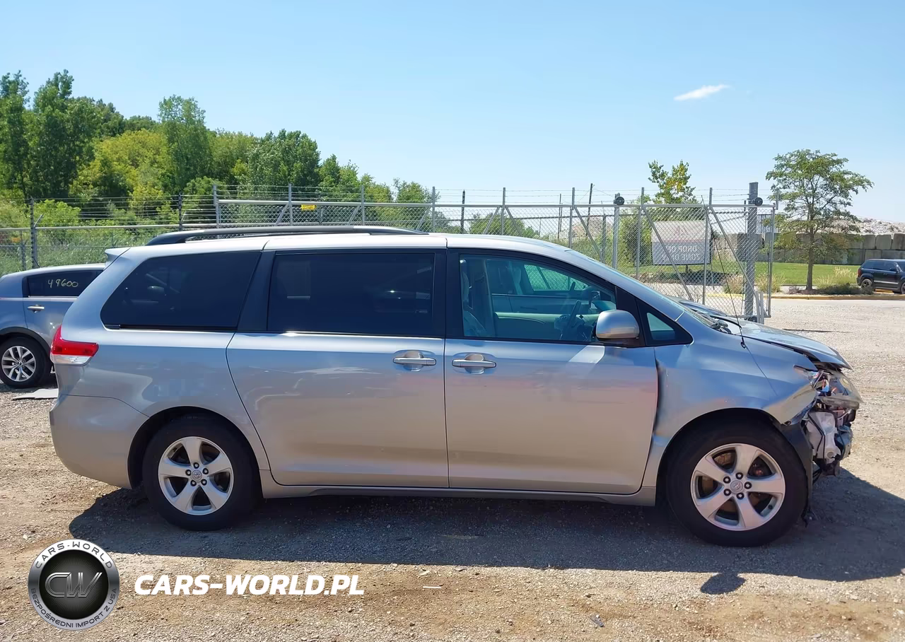 2012 Toyota Sienna Le V6 8 Passenger VIN:5TDKK3DC9CS241372 - 13