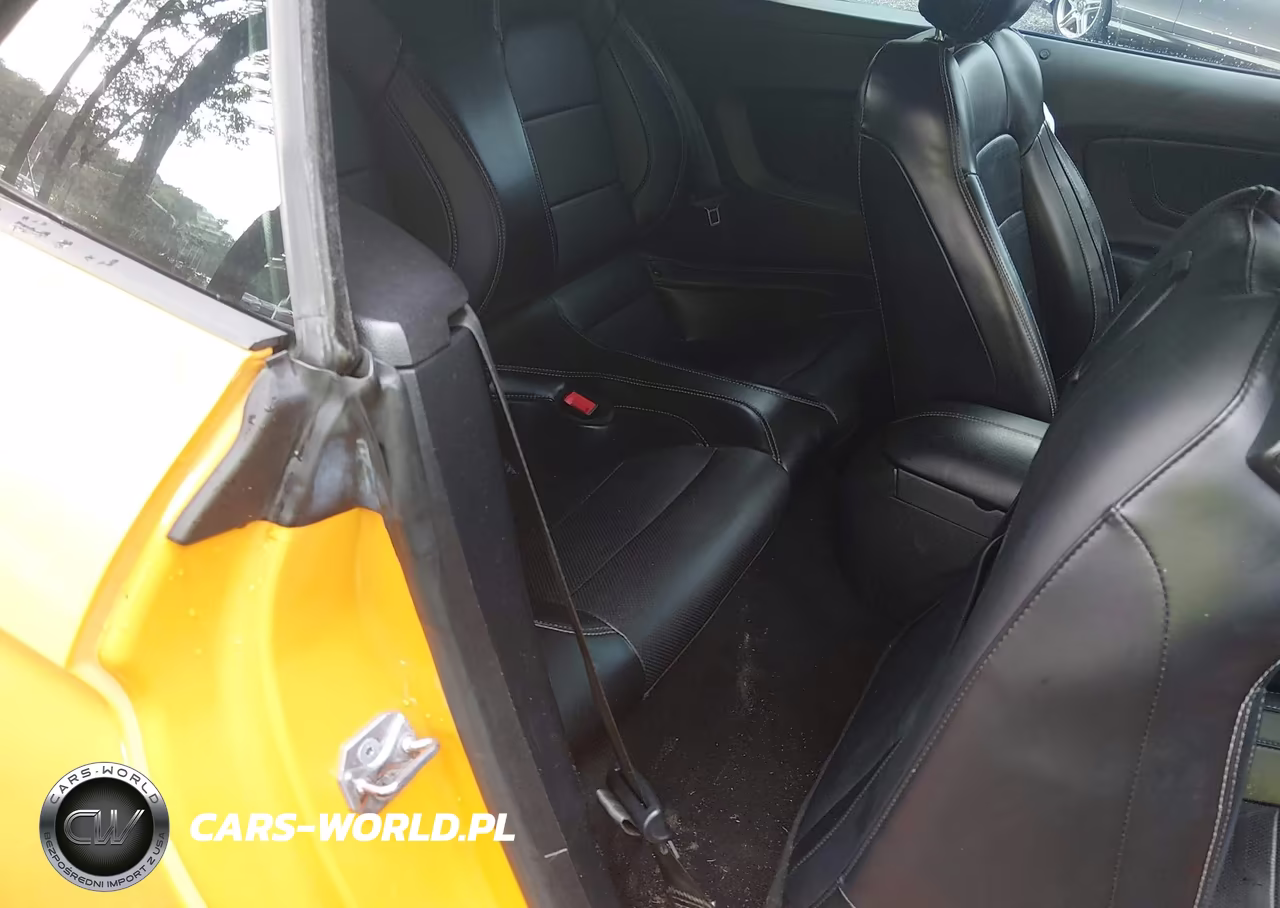 2019 Ford Mustang Ecoboost Premium VIN:1FATP8UH1K5188823 - 8