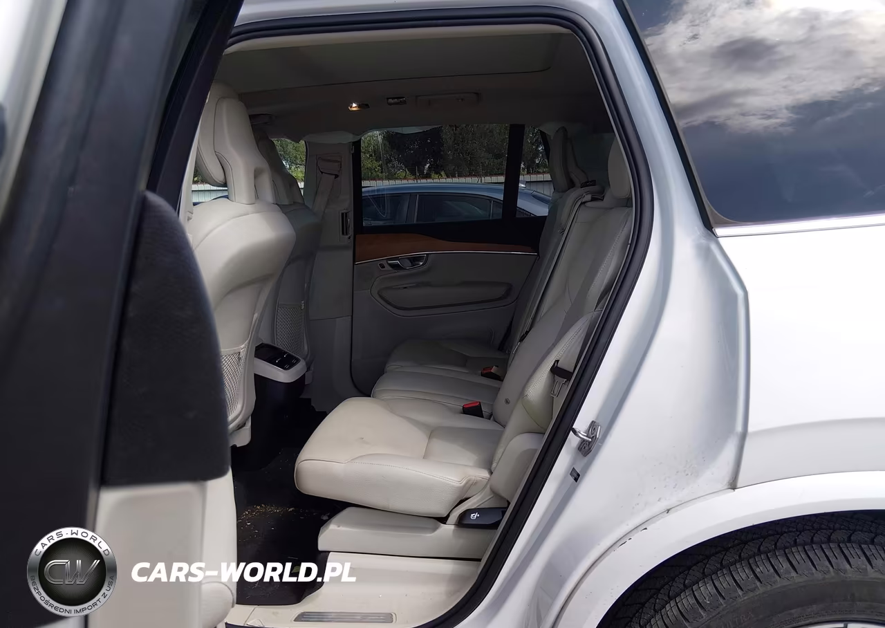 2021 Volvo Xc90 T6 Momentum 7 Passenger VIN:YV4A22PK7M1764717 - 8