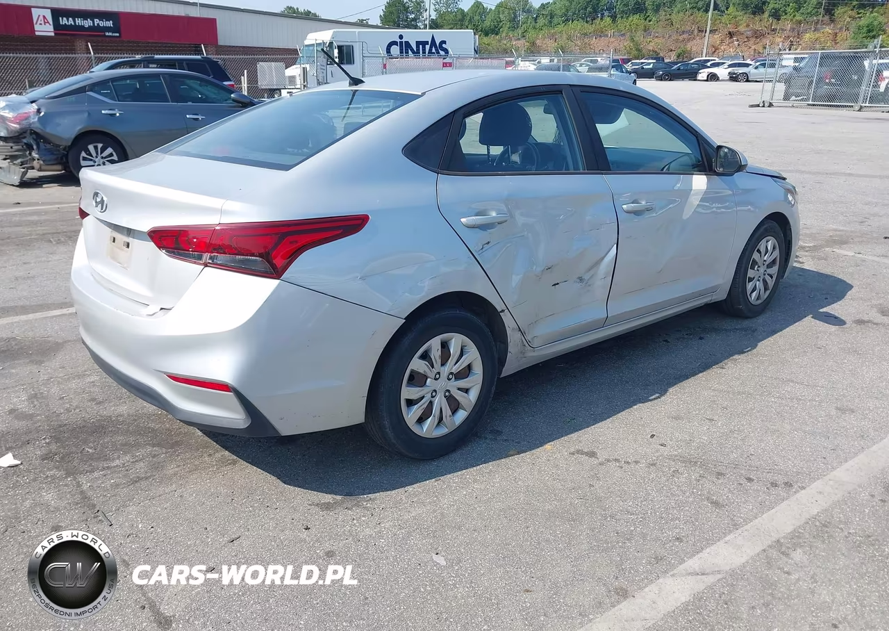 2018 Hyundai Accent Se VIN:3KPC24A32JE015373 - 4