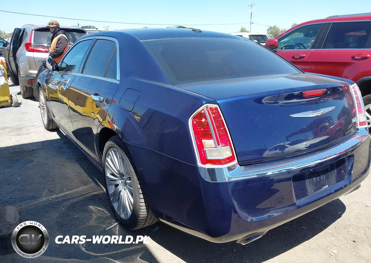 2014 Chrysler 300C VIN:2C3CCAET3EH100789 - 3