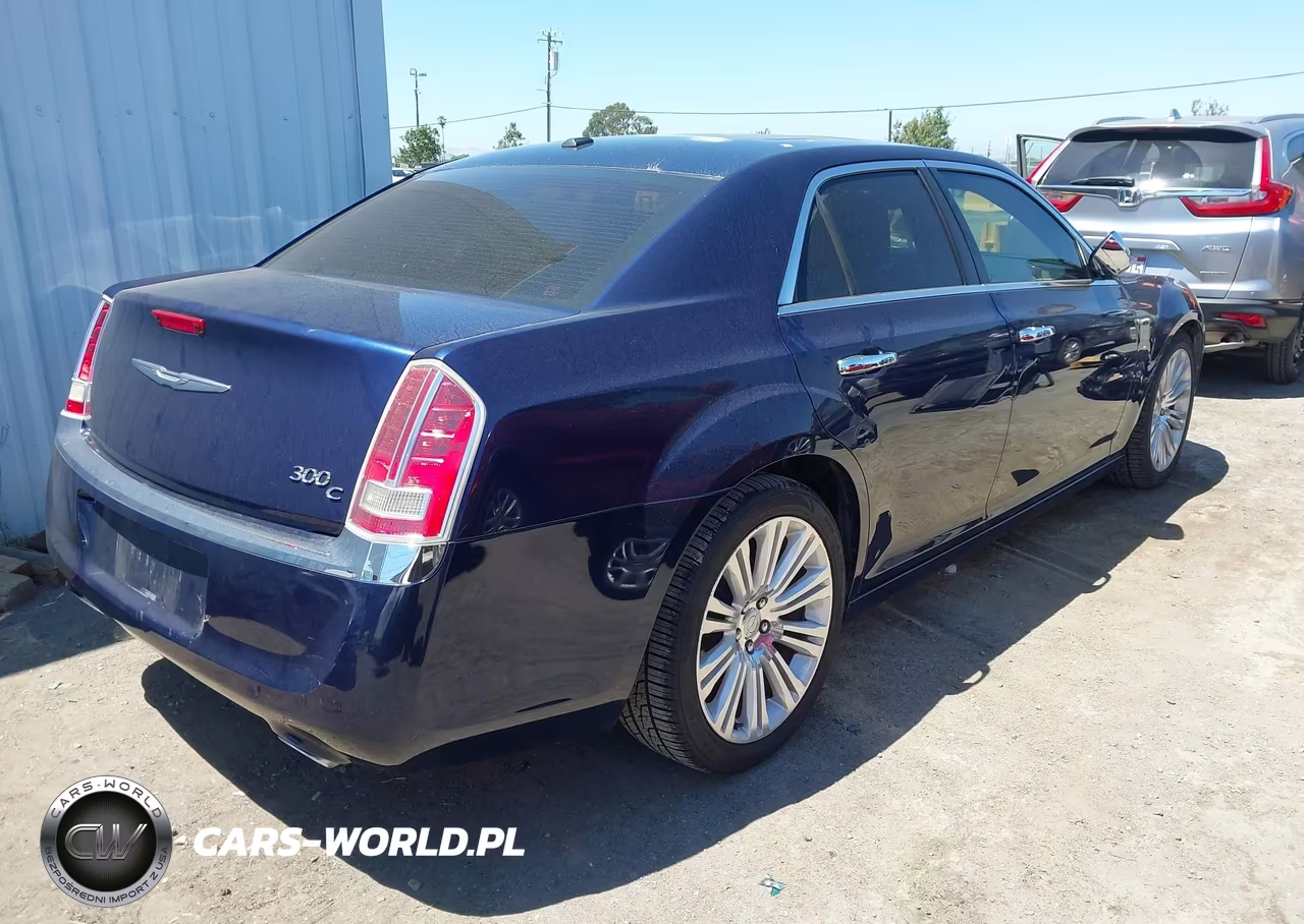 2014 Chrysler 300C VIN:2C3CCAET3EH100789 - 4
