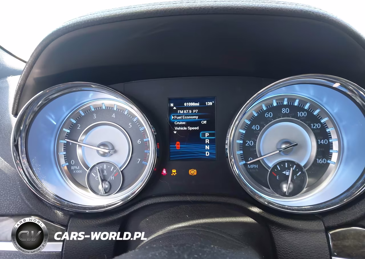 2014 Chrysler 300C VIN:2C3CCAET3EH100789 - 7