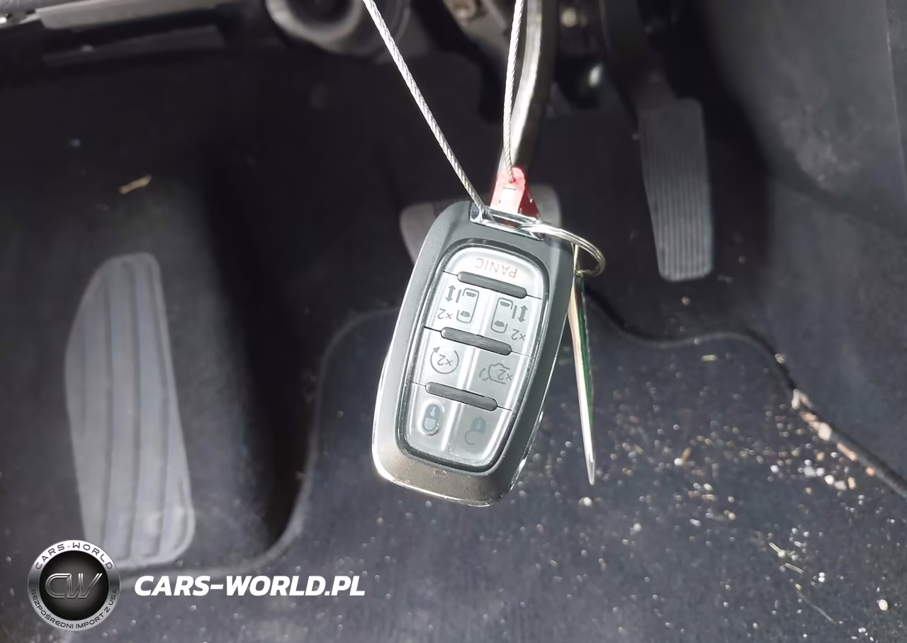 2026 Chrysler Pacifica Select VIN:2C4RC1BG9TR179213 - 11
