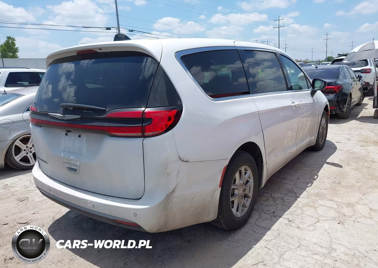 2026 Chrysler Pacifica Select VIN:2C4RC1BG9TR179213 - 4