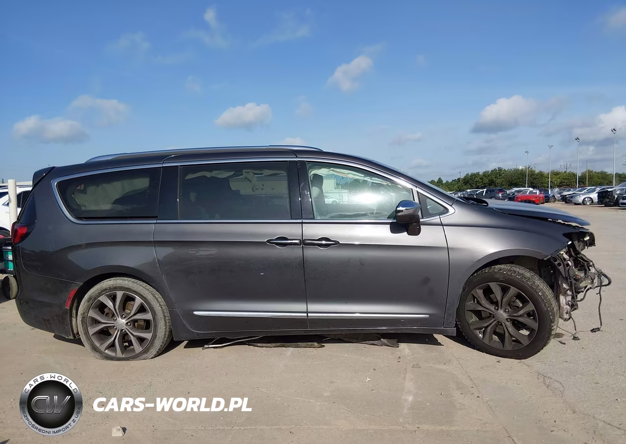 2017 Chrysler Pacifica Limited VIN:2C4RC1GG7HR504750 - 14