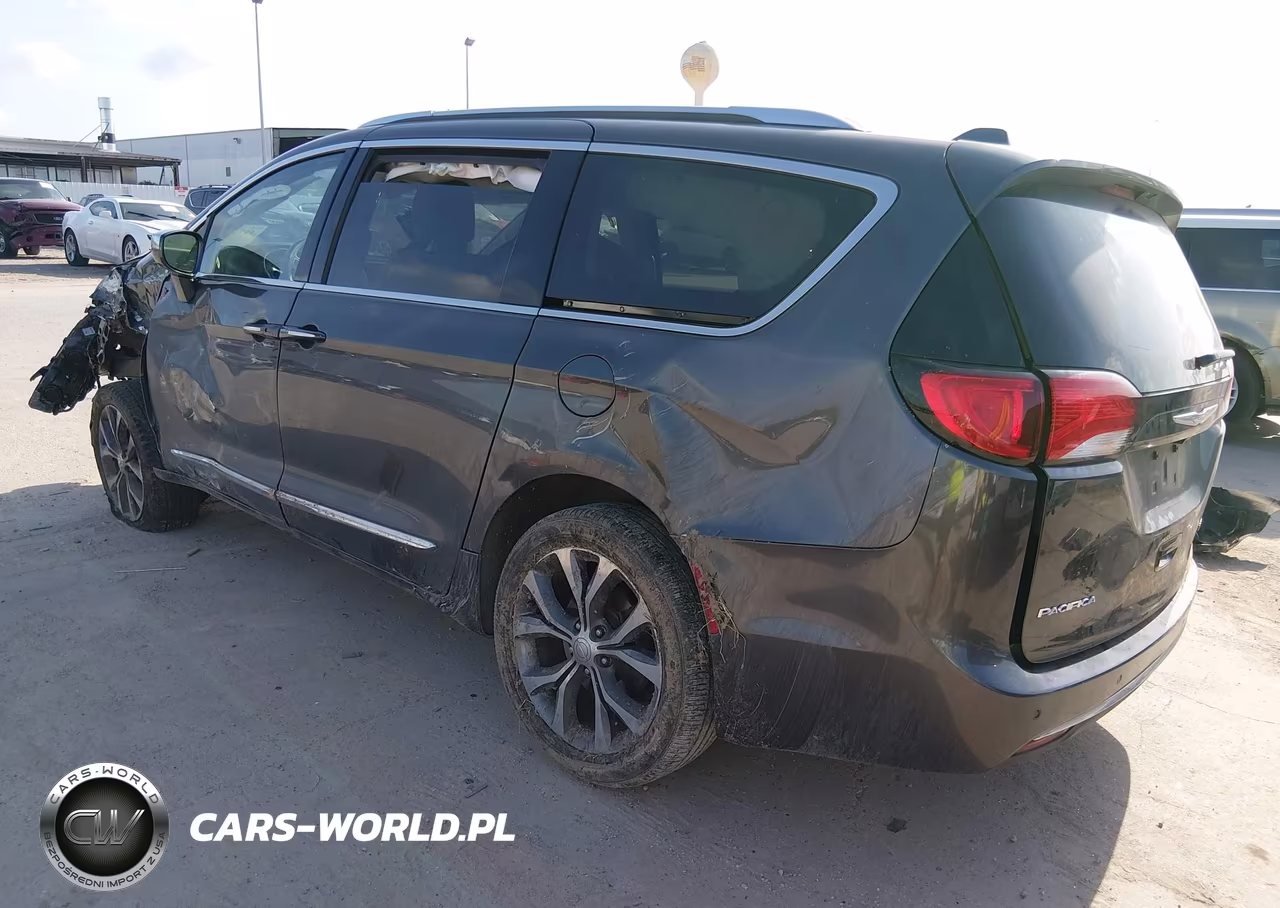 2017 Chrysler Pacifica Limited VIN:2C4RC1GG7HR504750 - 3