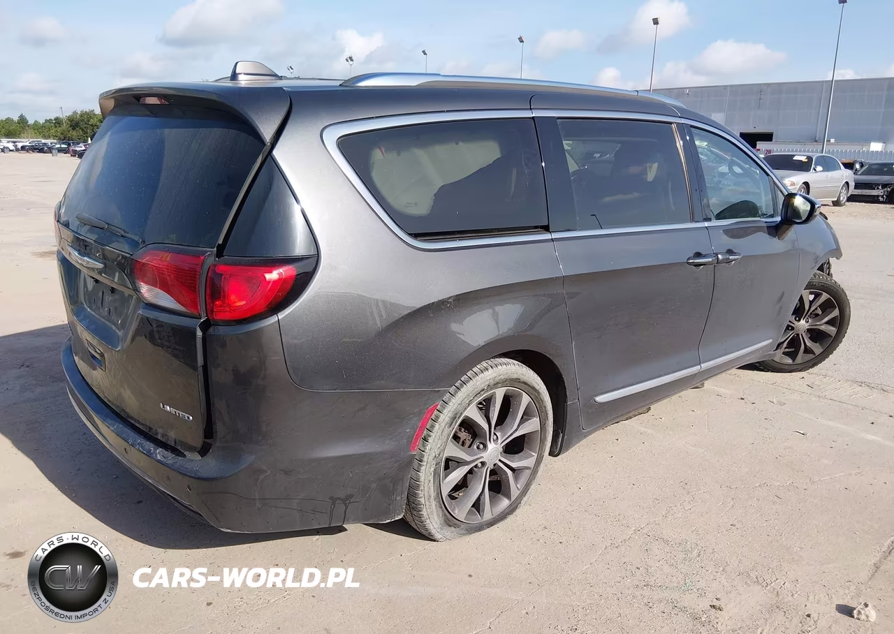 2017 Chrysler Pacifica Limited VIN:2C4RC1GG7HR504750 - 4