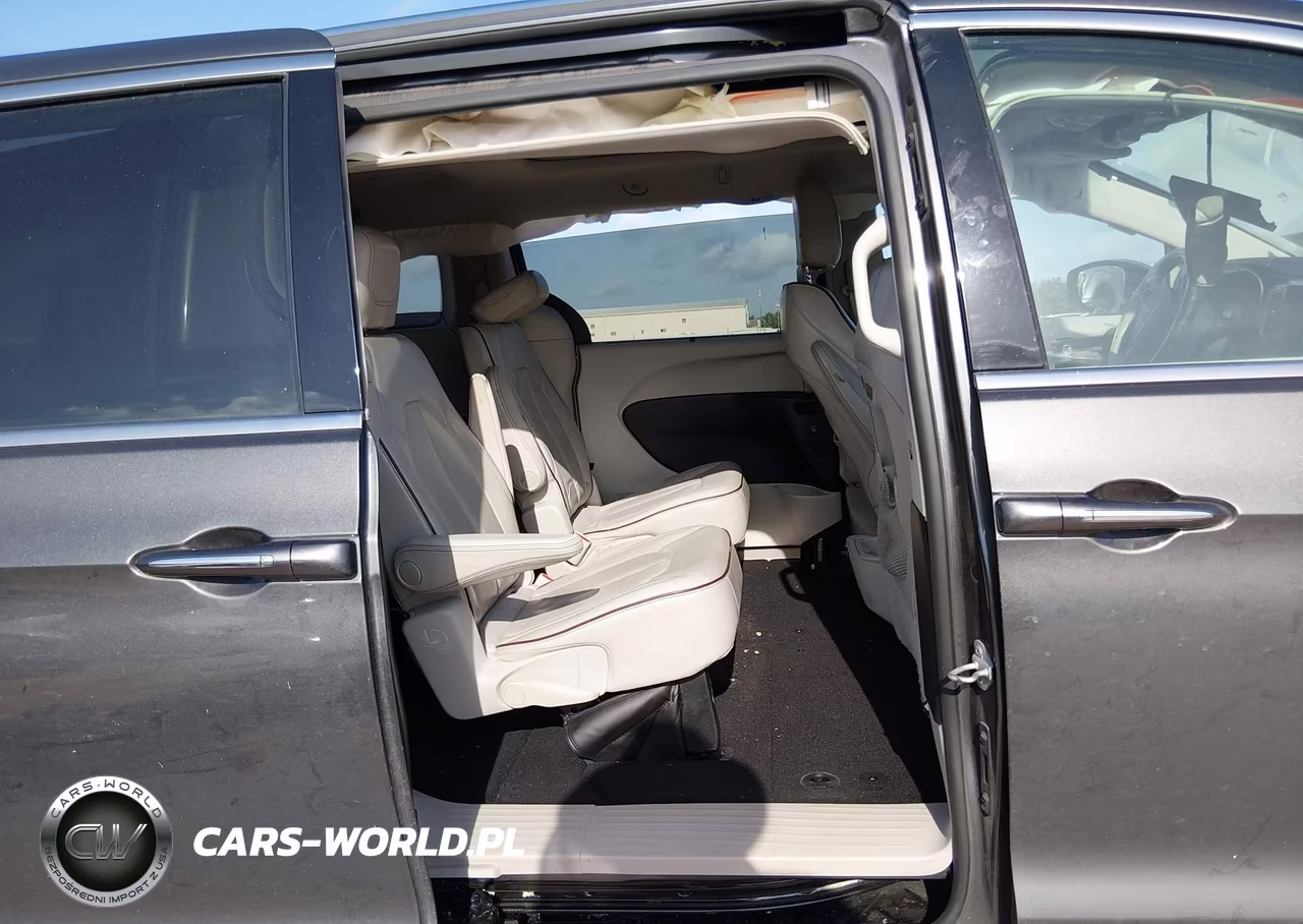 2017 Chrysler Pacifica Limited VIN:2C4RC1GG7HR504750 - 8