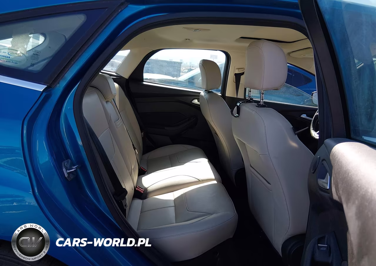 2016 Ford Focus Titanium VIN:1FADP3N29GL335507 - 8