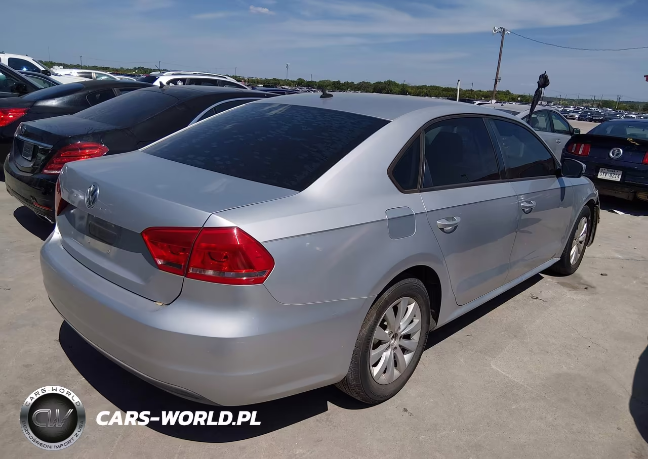 2013 Volkswagen Passat 2.5L S VIN:1VWAP7A31DC075065 - 4