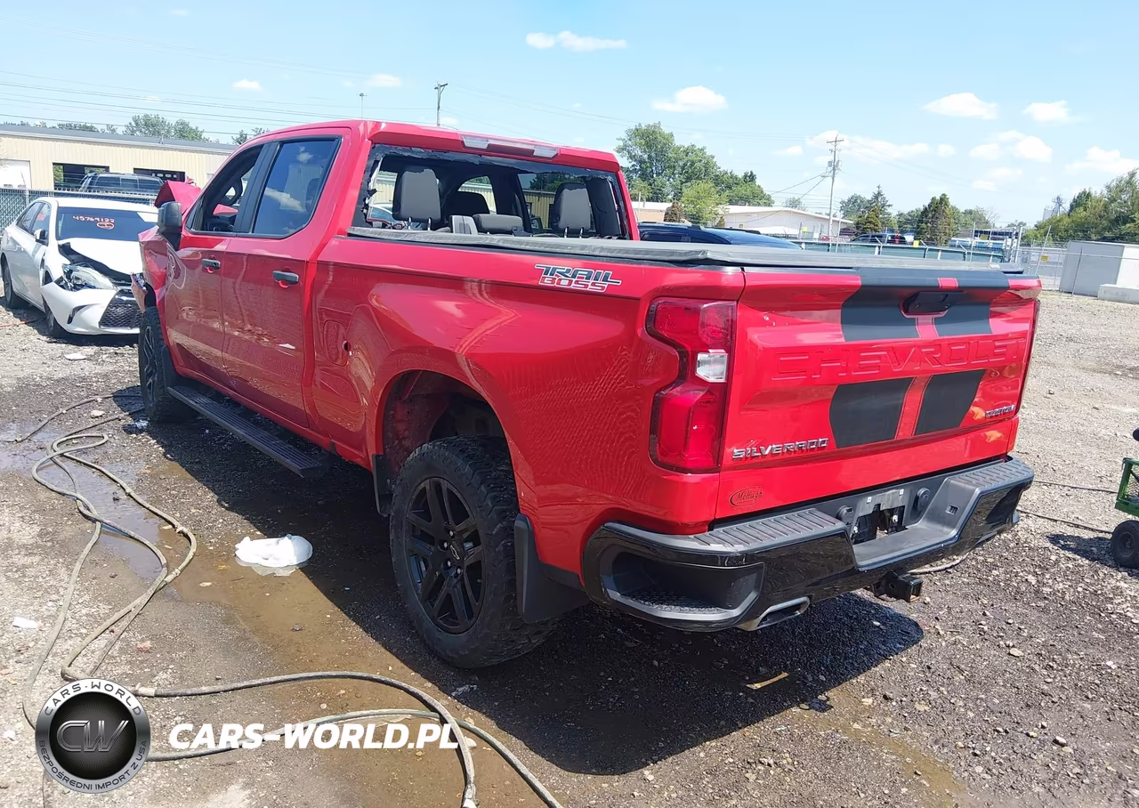 2021 Chevrolet Silverado 1500 Custom Trail Boss VIN:1GCPYCEF0MZ429050 - 3