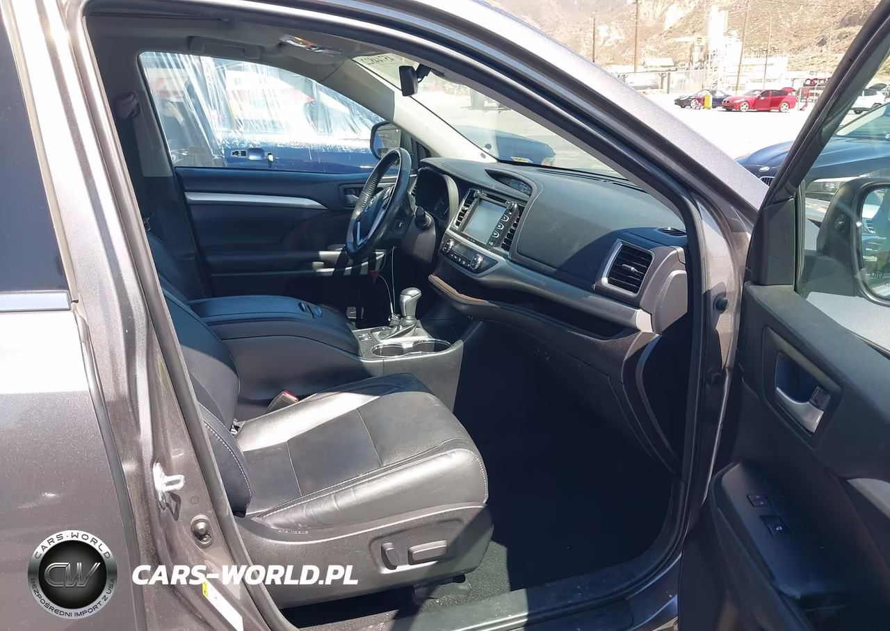 2018 Toyota Highlander Xle VIN:5TDKZRFH9JS549520 - 5