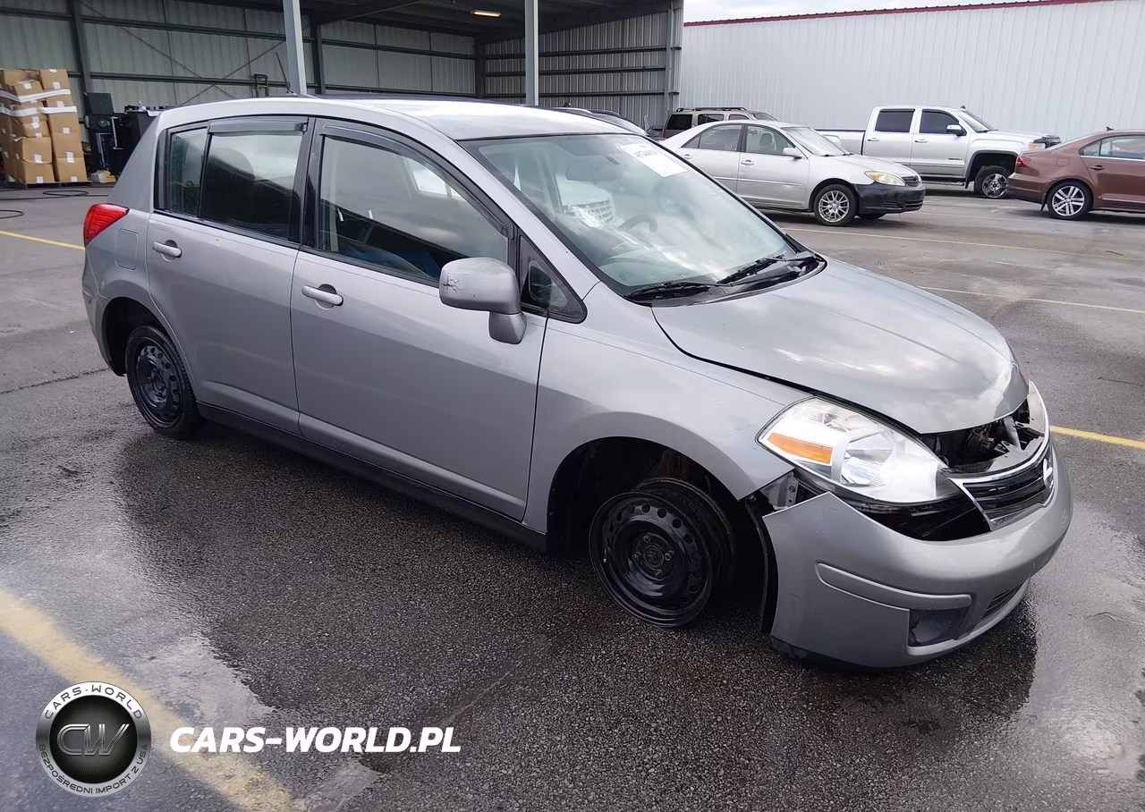 2012 Nissan Versa 1.8 S – zdjęcie 1 z 16